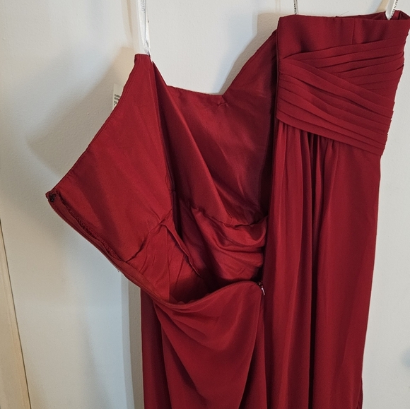 Davids Bridal Long Strapless Chiffon Dress w/Pleated Bodice Apple Red size 8 NWT - Picture 6 of 11